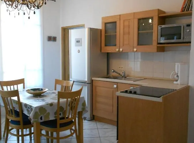 Apartment Beau 3 Pieces Proche Centre *