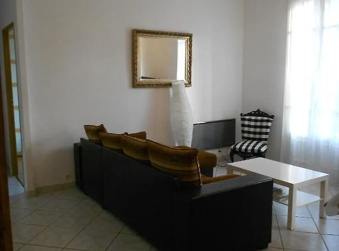 Beau 3 Pieces Proche Centre Μεντόν