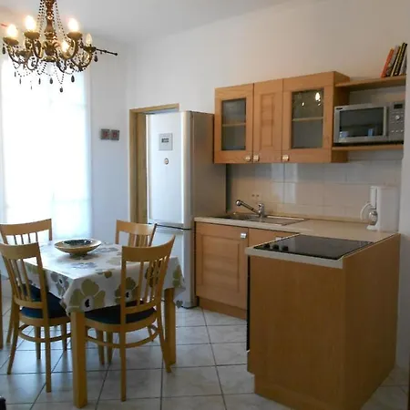 Appartement Beau 3 Pieces Proche Centre *